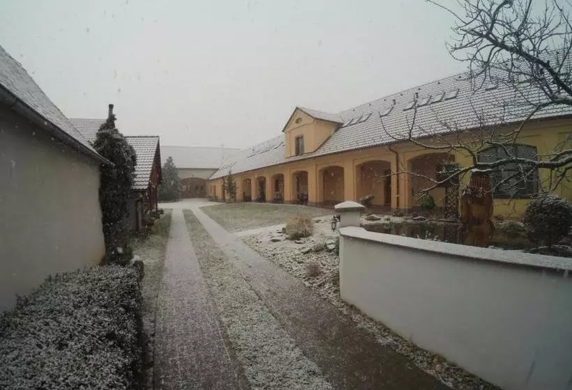 Majatalo Penzion Bednářův Dvůr