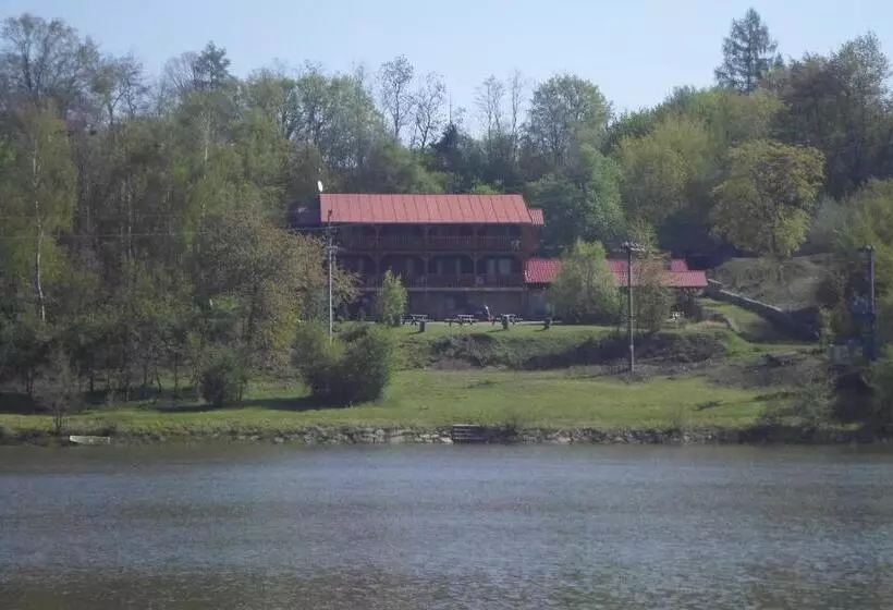 Majatalo Penzion Na Přehradě