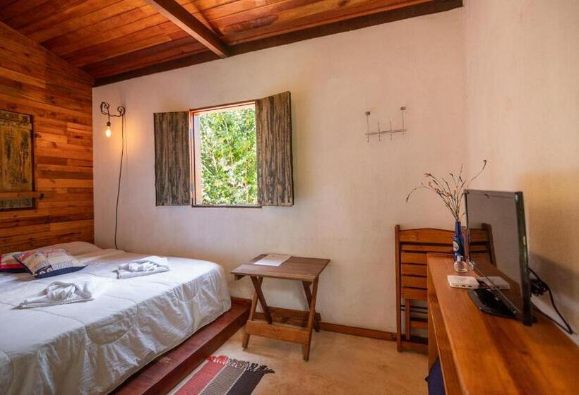 بنسيون Tiô Isolda Artes & Hospedaria