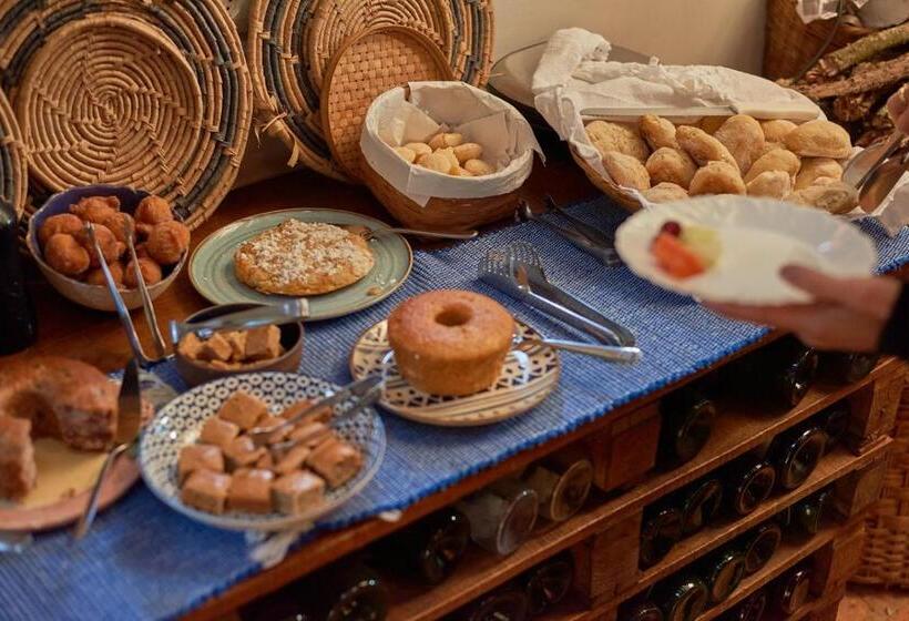 بنسيون Tiô Isolda Artes & Hospedaria