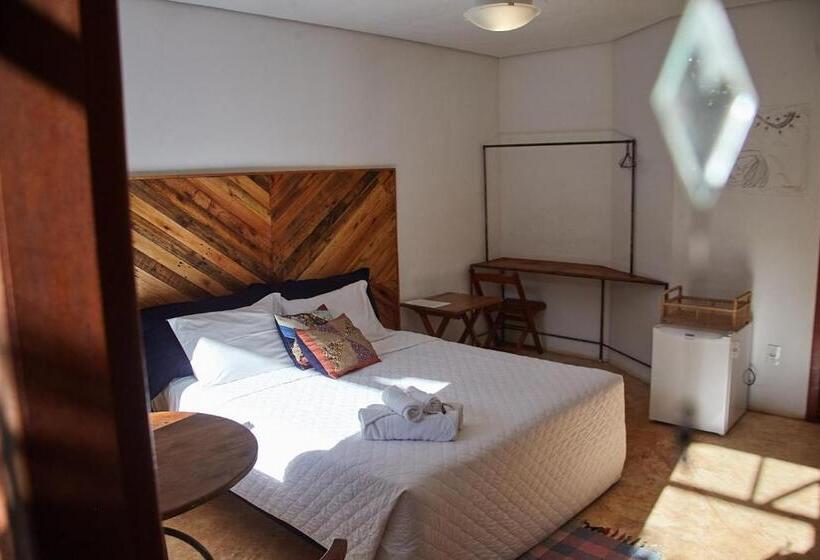 بنسيون Tiô Isolda Artes & Hospedaria