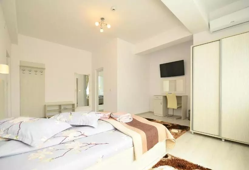 ペンション Trident