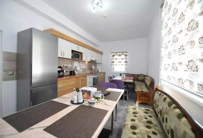 ペンション Trident