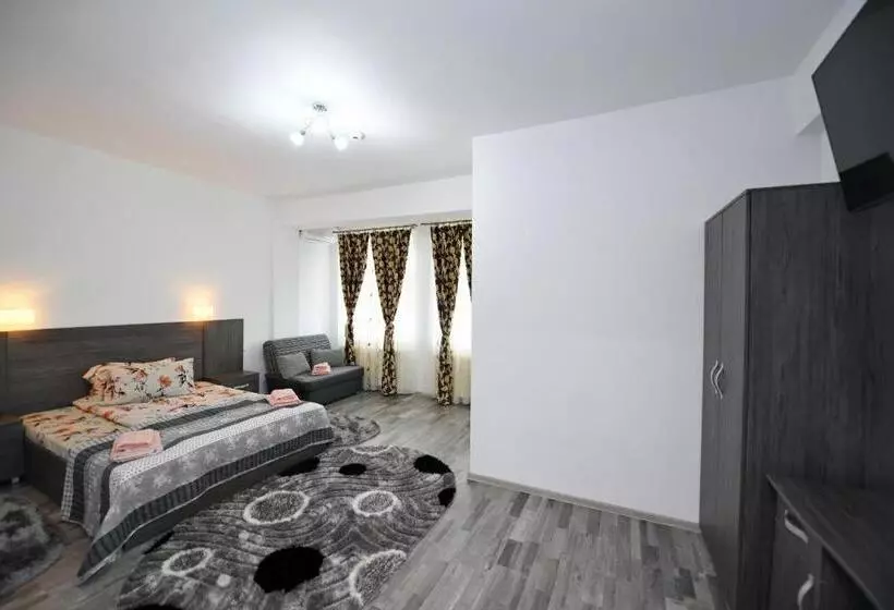 ペンション Trident