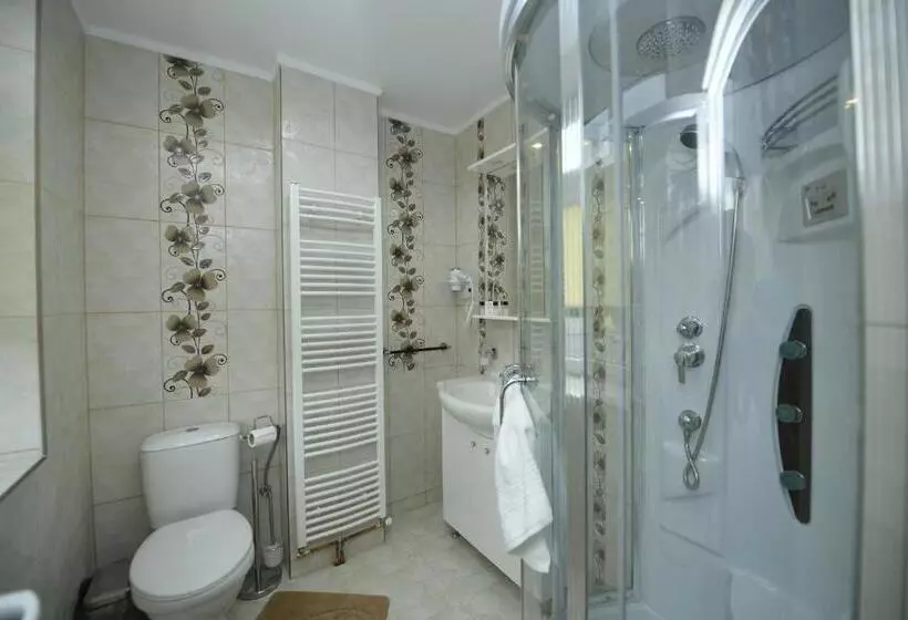 ペンション Trident