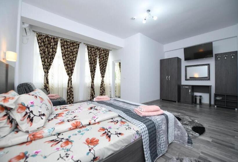 پانسیون Trident