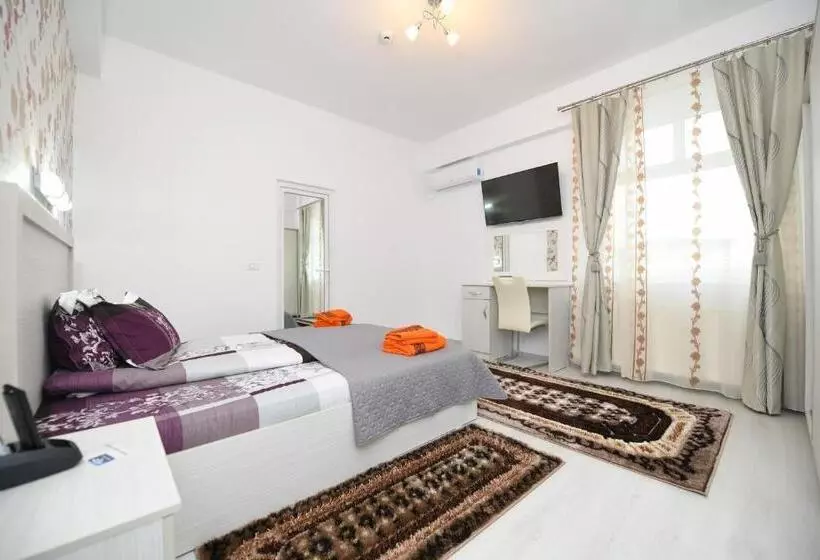 ペンション Trident