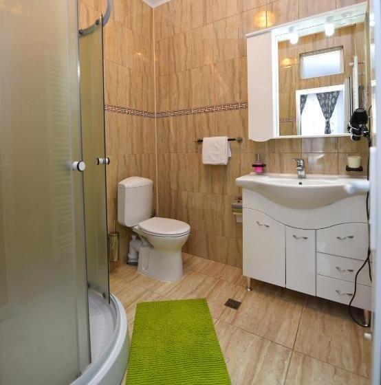 پانسیون Trident