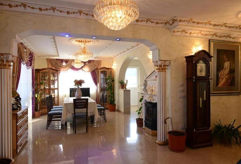 بنسيون Vila Perla Sapanteana