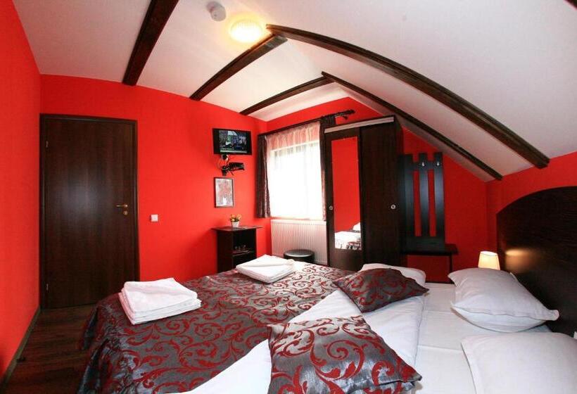 بنسيون Vila Romanita