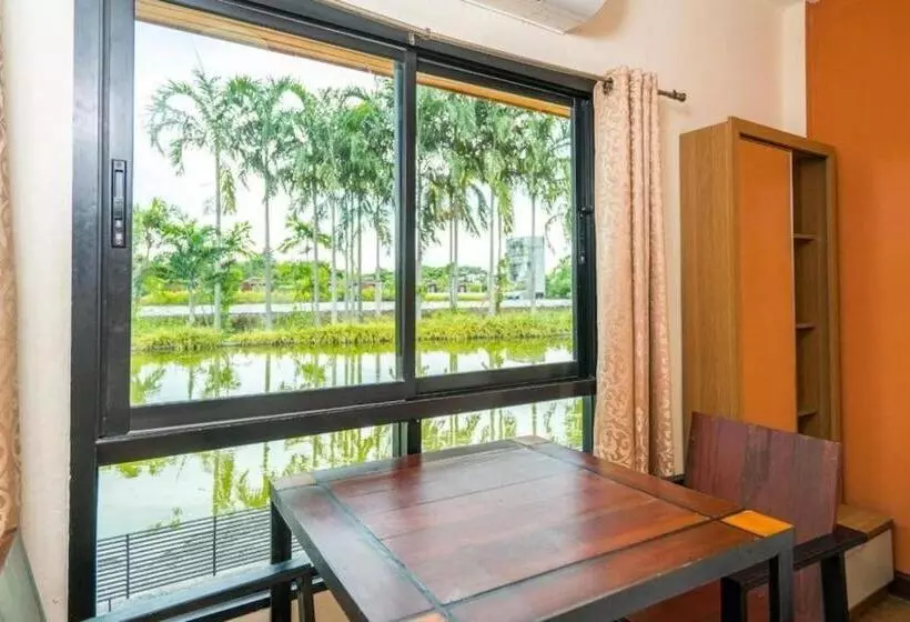 Prew Lom Chom Nam Resort