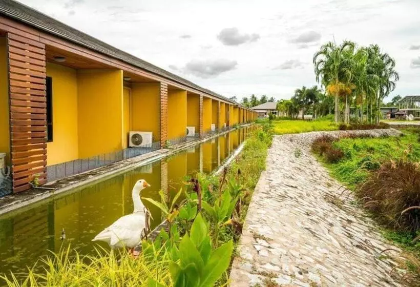 Prew Lom Chom Nam Resort