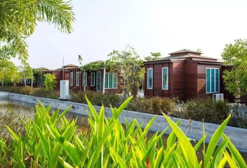 Prew Lom Chom Nam Resort