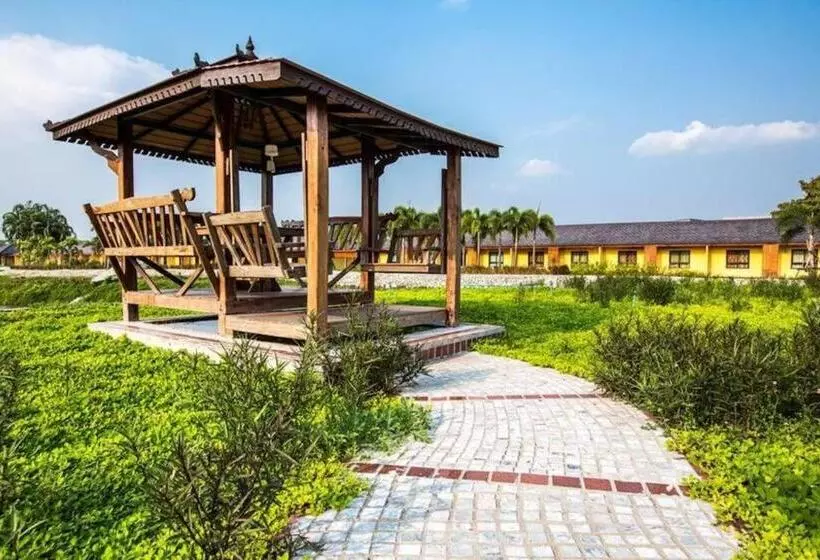 Prew Lom Chom Nam Resort