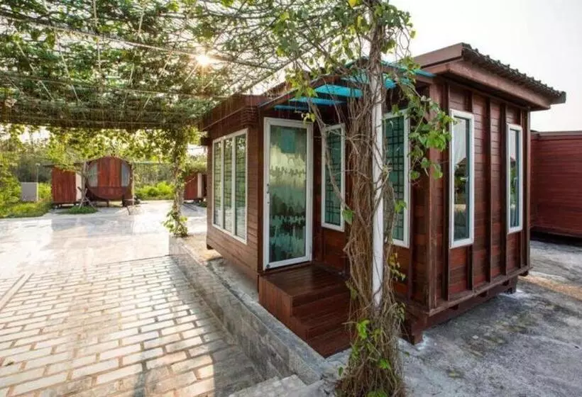 Prew Lom Chom Nam Resort