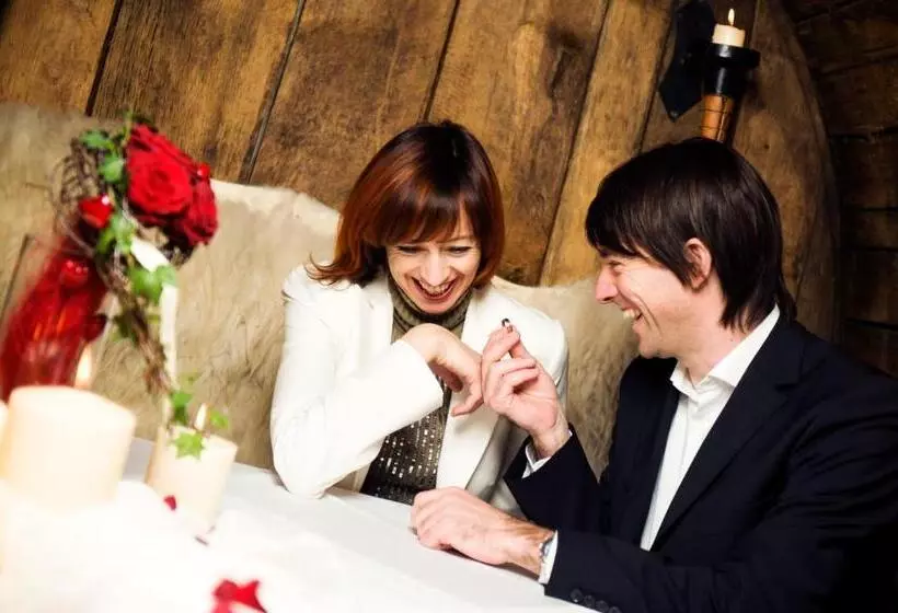 ユースホステル Landgasthaus Helpfauer Hof