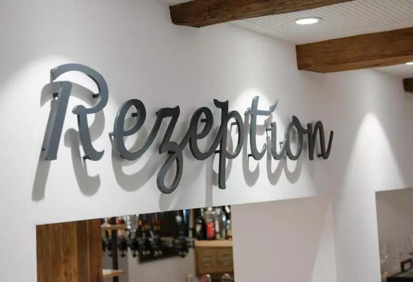 ユースホステル Landgasthaus Helpfauer Hof