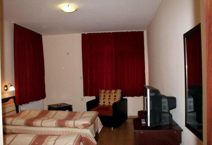 Отель Armira Family