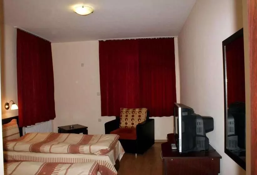 Hotelli Armira Family