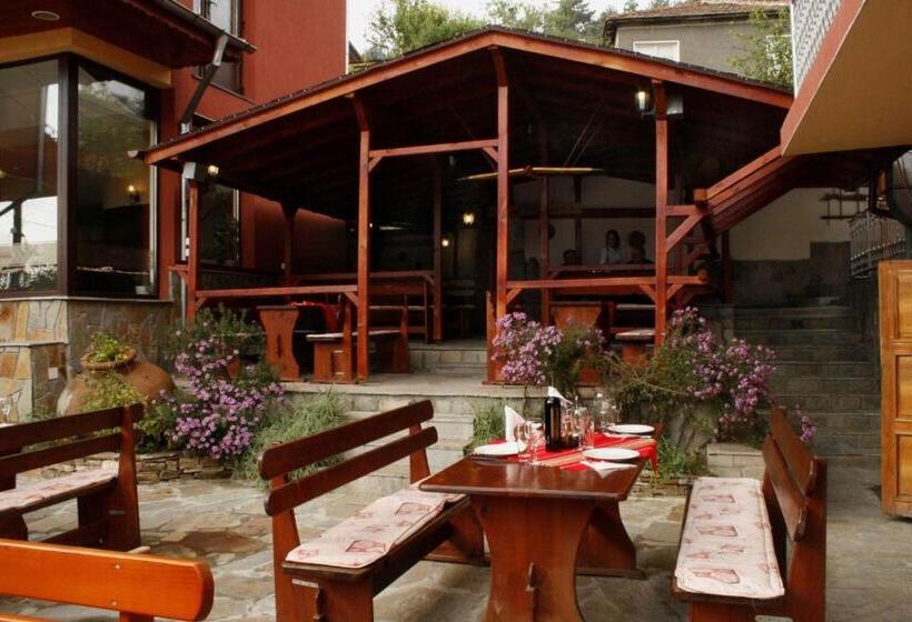 Отель Armira Family