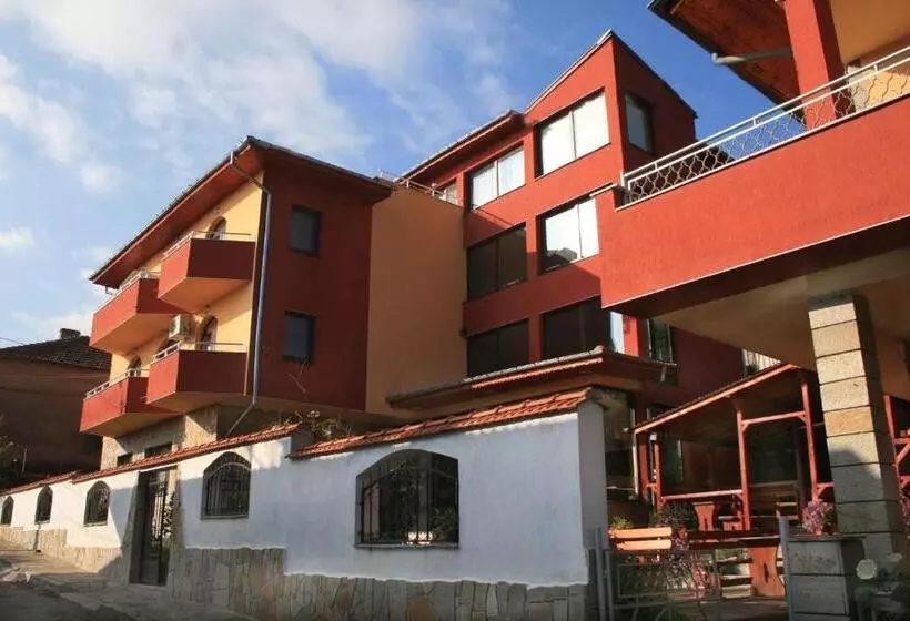 Hotelli Armira Family