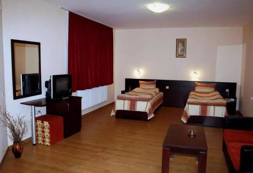 Hotelli Armira Family