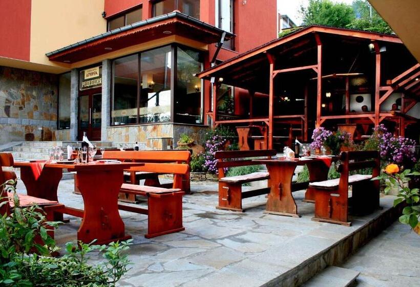 Отель Armira Family