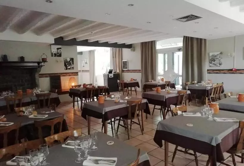 Hotelli Hôtel Chez Pierre D'agos