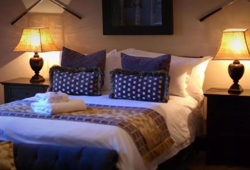 Hotelli Kathuhari Guesthouse