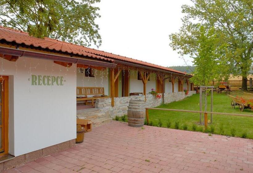 ホテル Na Statku Mirošov