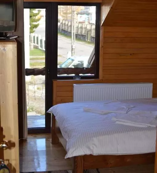 Hotelli Taverna Ceahlau