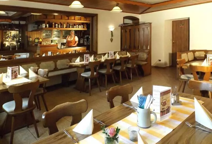 Hotelli Weisses Ross