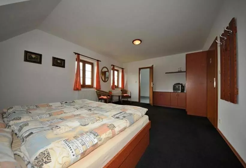 Majatalo Penzion Praktik Krumlov