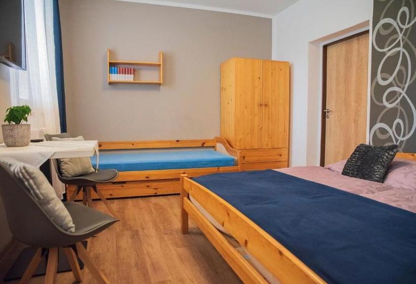 Panzió Penzion U Tří Lip Hevlín