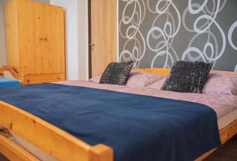 Panzió Penzion U Tří Lip Hevlín