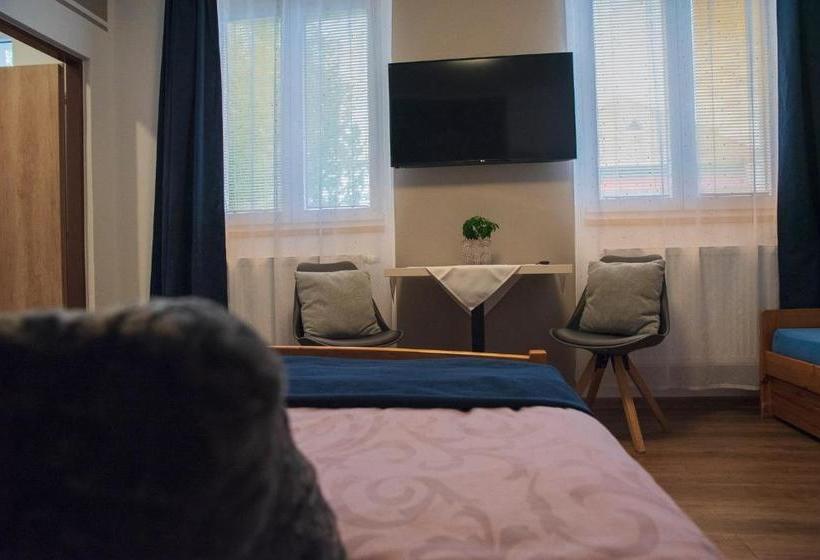 Panzió Penzion U Tří Lip Hevlín