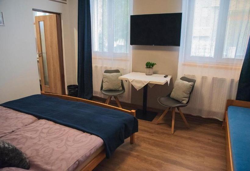 Panzió Penzion U Tří Lip Hevlín