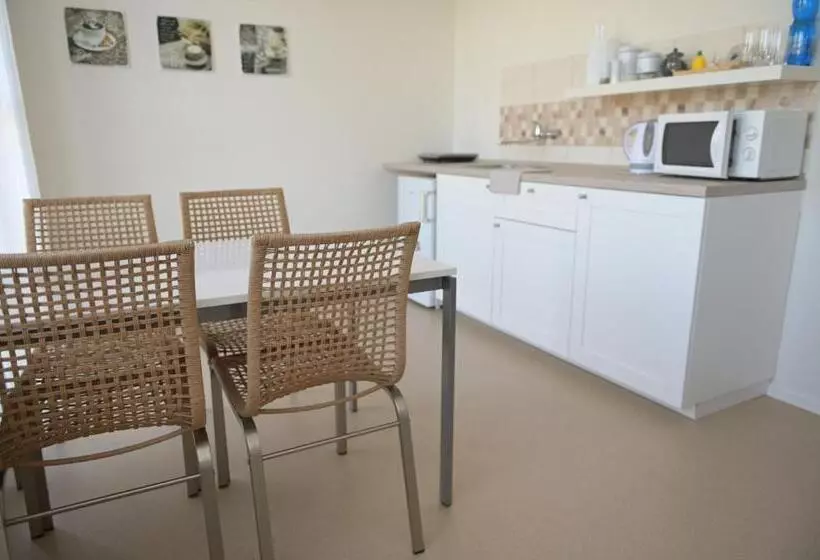 Majatalo Penzion švýcarský Dům