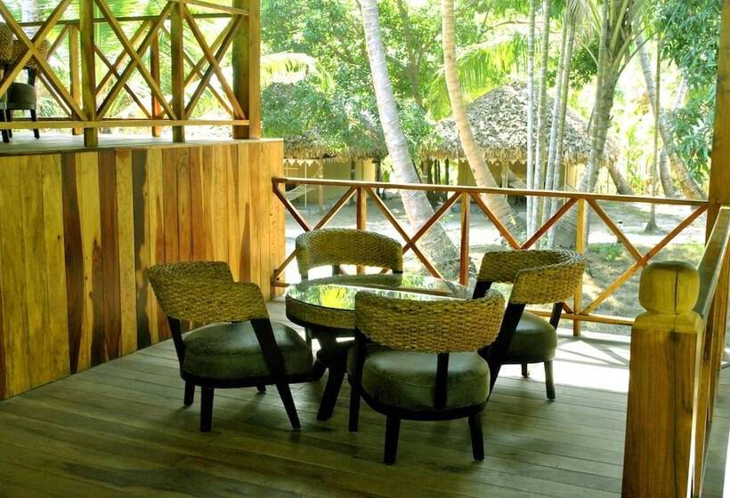 Resort Sea Shell Neil