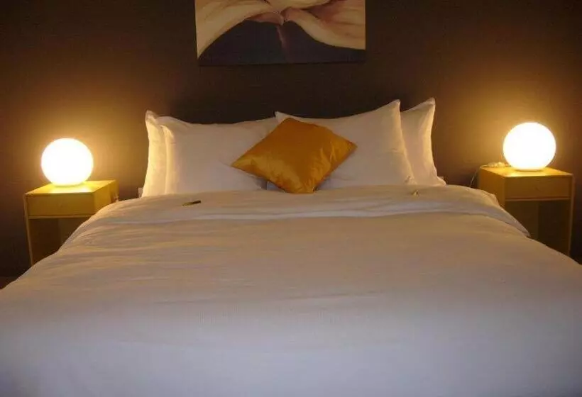 ユースホステル Hôtel Au Boeuf Rouge