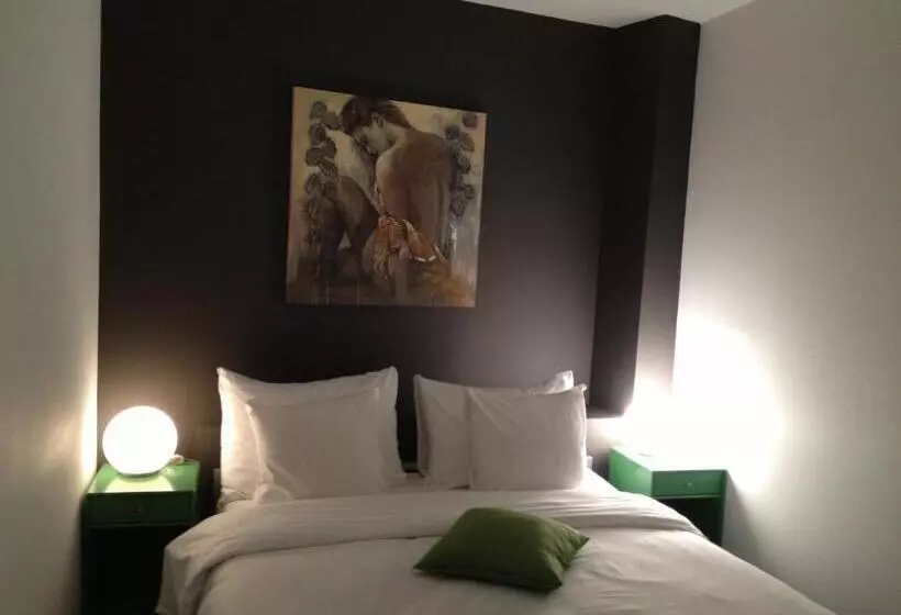 ユースホステル Hôtel Au Boeuf Rouge