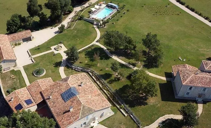 ベッドアンドブレックファースト Chambres D Hôtes Domaine De Nazère