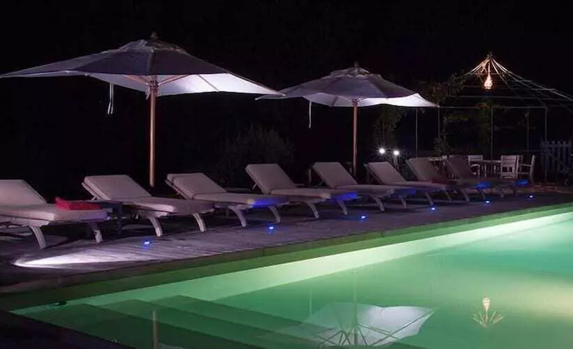 ベッドアンドブレックファースト Chambres D Hôtes Domaine De Nazère