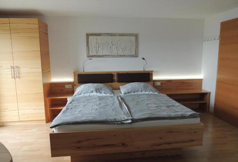 Bed and Breakfast Ferienwohnungen Schöbringer