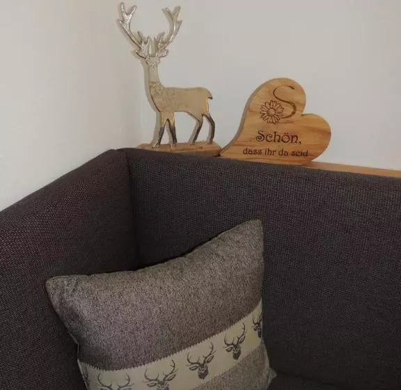 ベッドアンドブレックファースト Ferienwohnungen Schöbringer