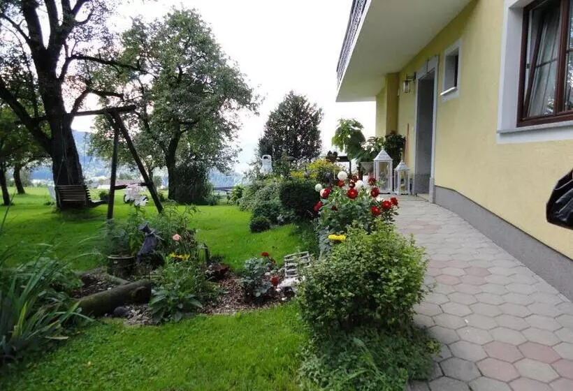 ベッドアンドブレックファースト Ferienwohnungen Schöbringer