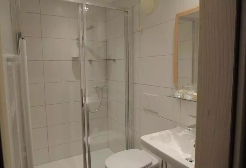 ベッドアンドブレックファースト Ferienwohnungen Schöbringer