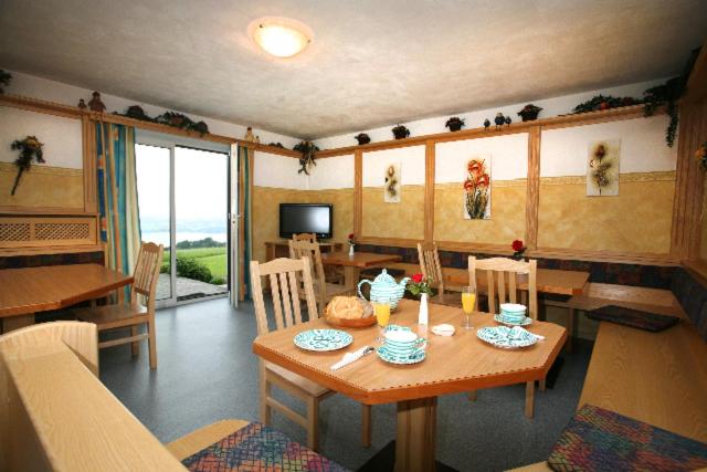 Bed and Breakfast Ferienwohnungen Schöbringer