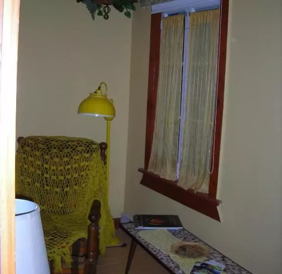 Aamiaismajoitus (B&B) Gîte Des Hauteurs Et Café De La Place