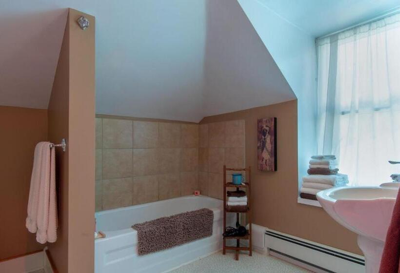 Hastings House Bed & Breakfast